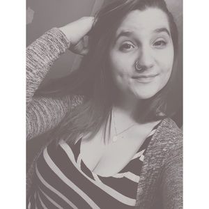 Meet your Posher, Hannah